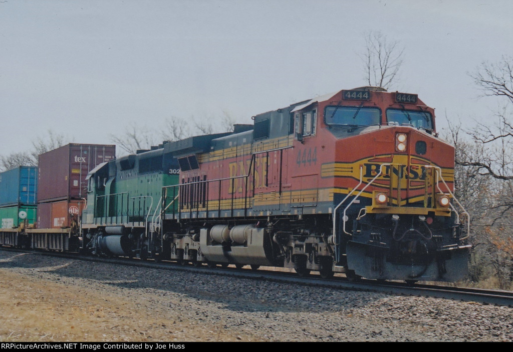 BNSF 4444 West